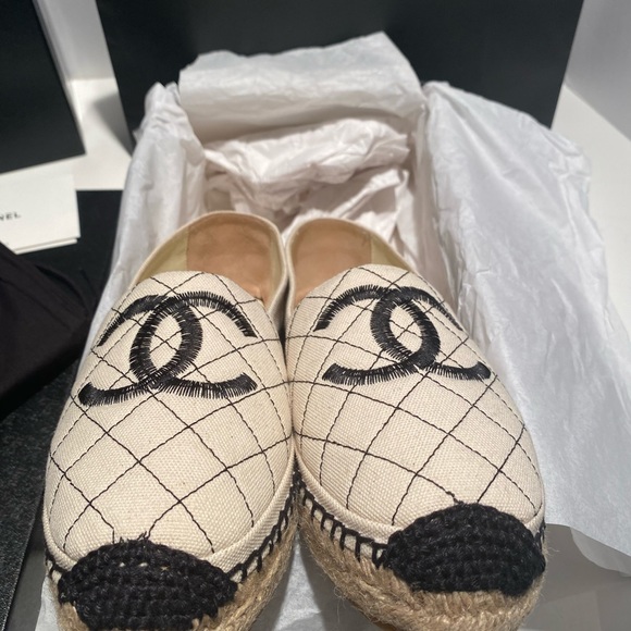 Chanel Espadrilles Canvas Diamond Quilted Flats - Picture 9 of 12